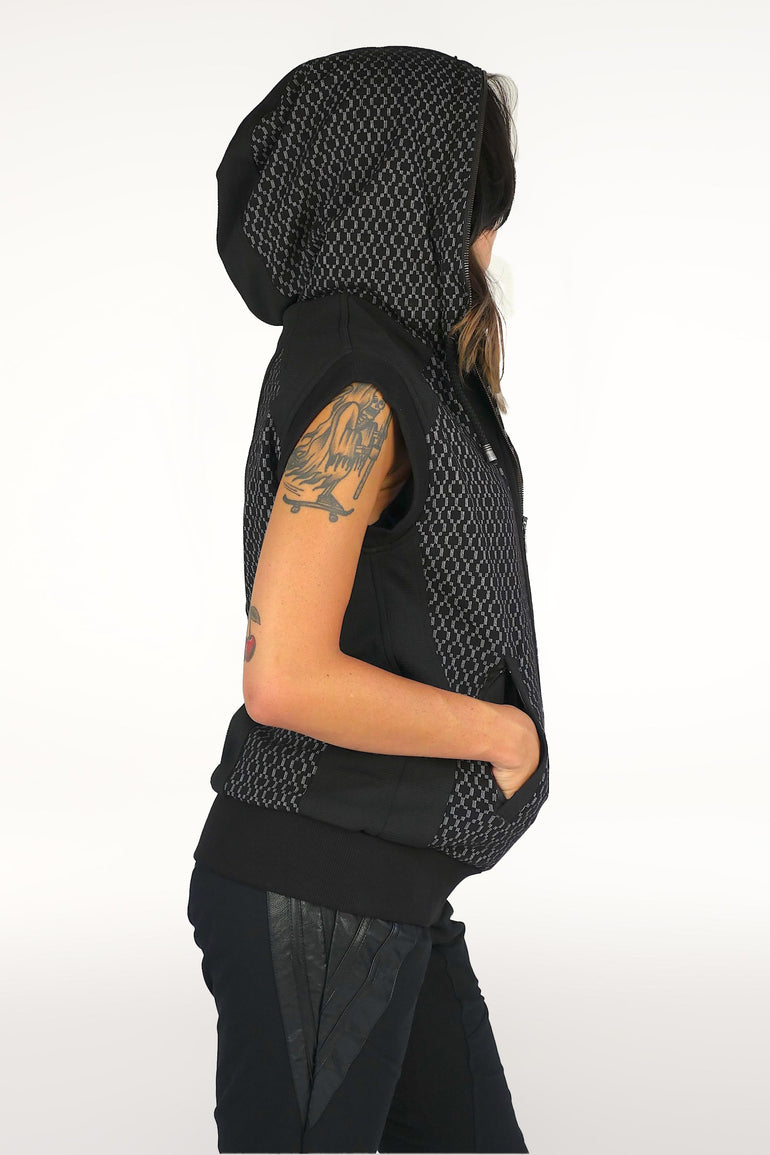 Frequency Vest Woman
